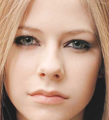 reaaaaaaaaaal butey it's avril hell yeah